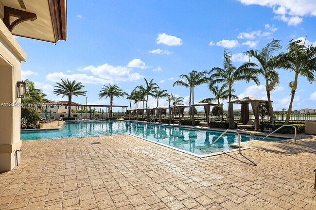 Building Photo - 10537 W 32nd Ln