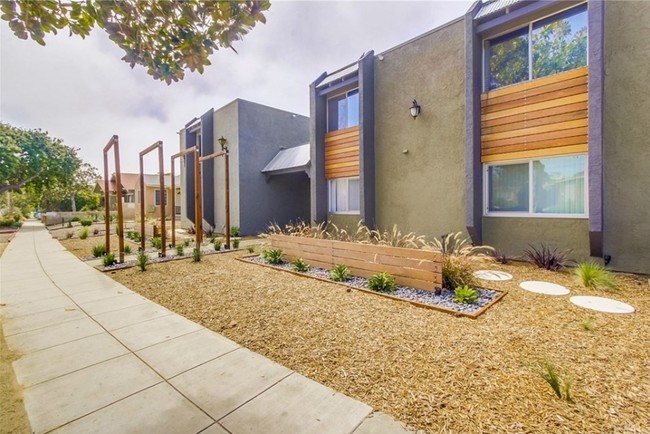 Building Photo - Verde Villa