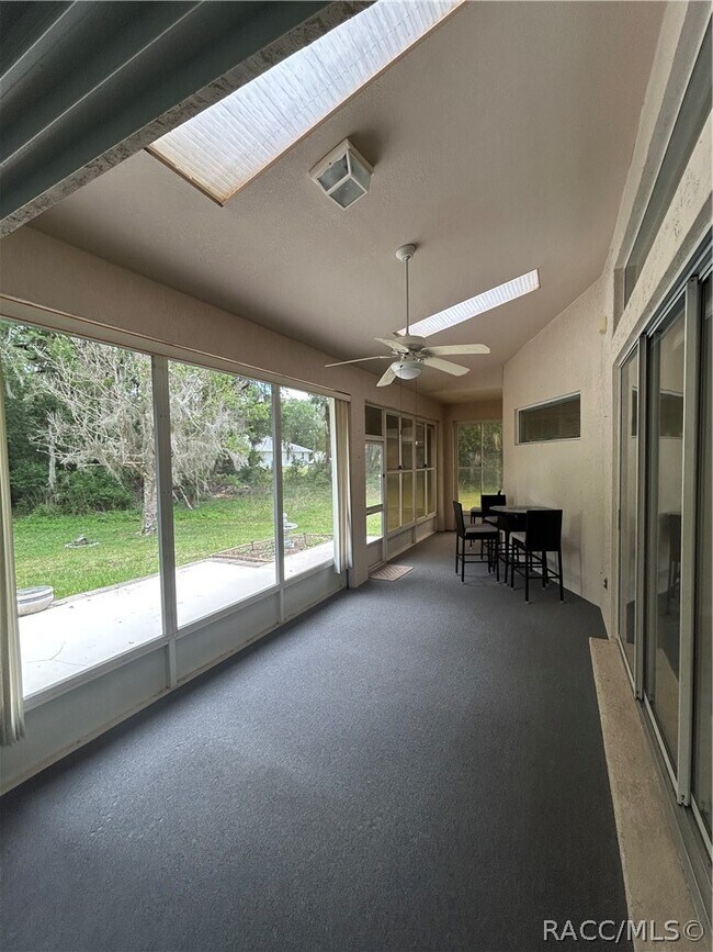 Building Photo - 2675 N Canterbury Lake Dr
