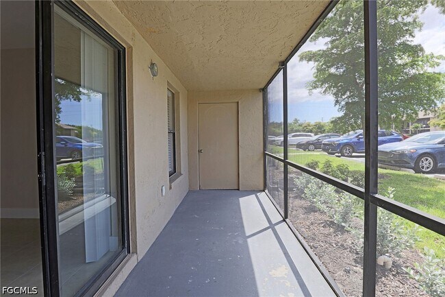 Building Photo - 5307 Summerlin Rd