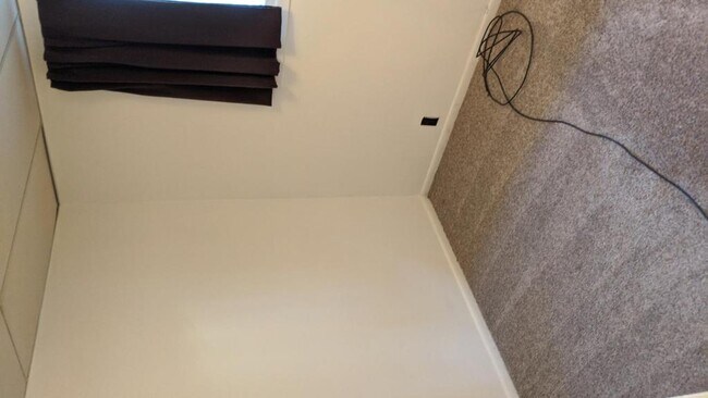 Building Photo - 904 Vine St