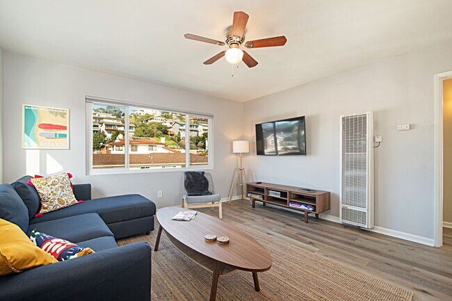 Building Photo - Beautiful 2 beds 1 bath apartment in Point Loma