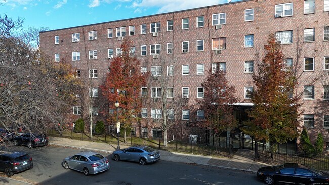 Building Photo - 40 Owen St