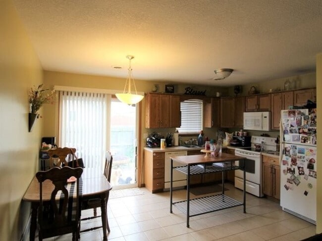 Building Photo - Italian Estates Property Management