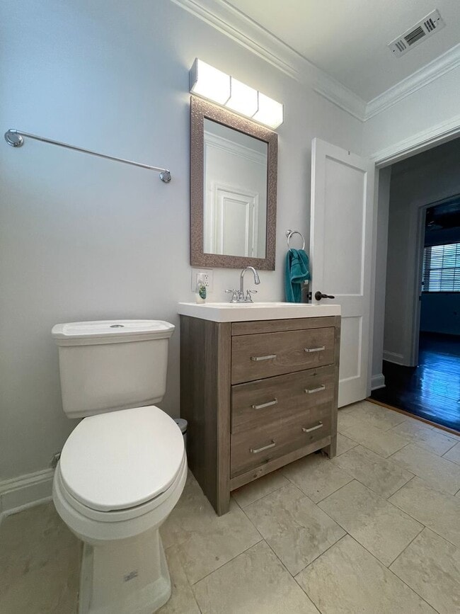 Building Photo - Remodeled 4/2 by Cascades Park