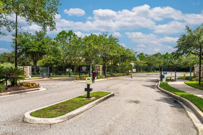 Building Photo - 3897 Lionheart Dr