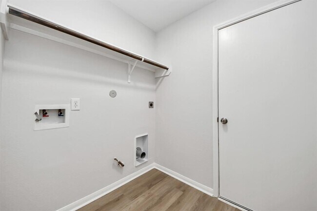 Building Photo - 15218 Taos Creek Ct