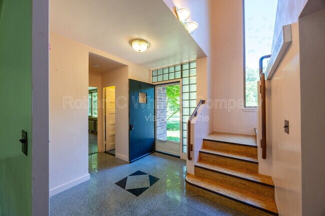 Building Photo - 205 Jinny Hill Rd