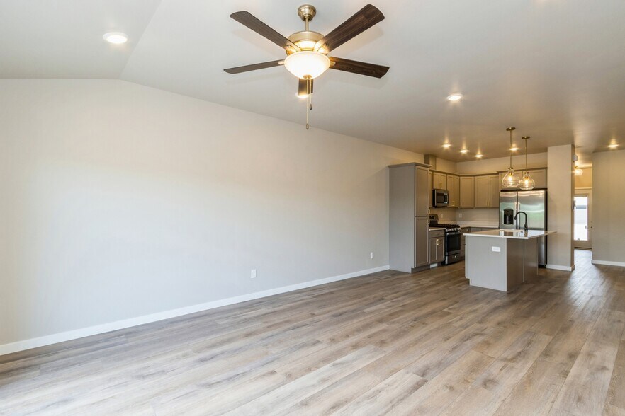 Building Photo - 1025 Switchgrass Ln