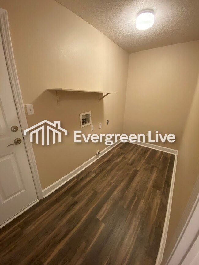 Building Photo - 65 Assana Ct