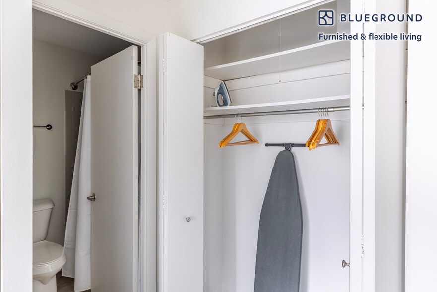 Building Photo - 901 S Ashland Ave