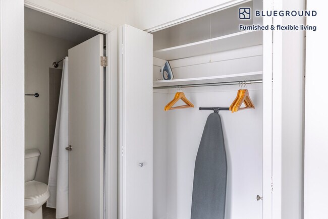 Building Photo - 903 S Ashland Ave