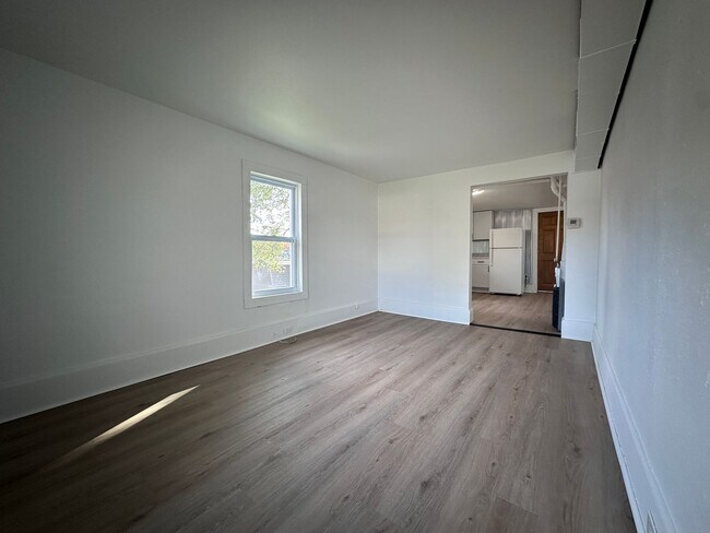 Building Photo - 303 Weston Ave