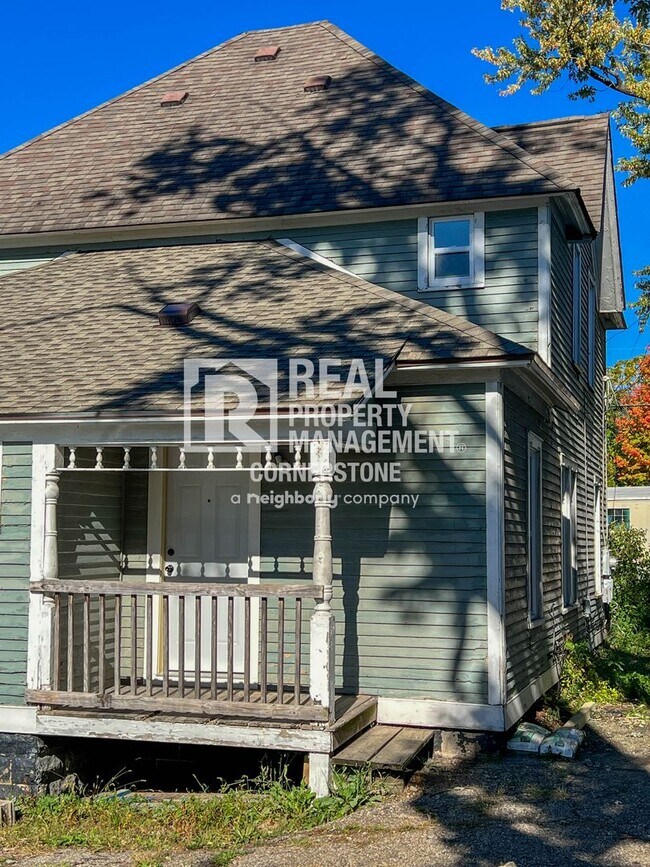 Building Photo - 2-Bedroom Townhome-Style Duplex with Priva...
