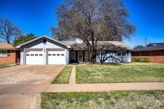 Building Photo - Central Lubbock 3/2/2!