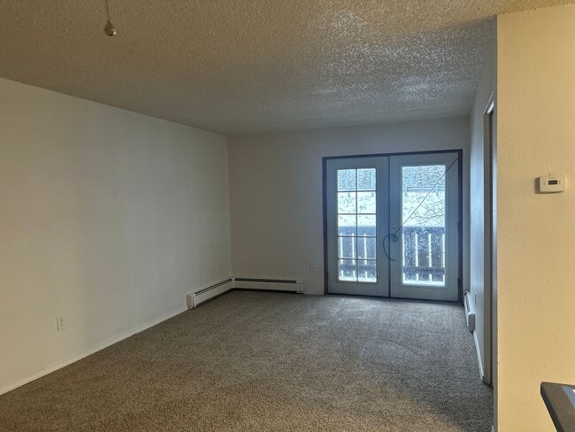 Building Photo - Woodridge 228 Unit 5