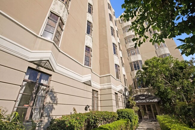 Building Photo - 1314 Hayworth Ave