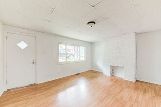 Building Photo - Available August 2026 - Renovated 2 Bedroom Home in Duquesne Heights!
