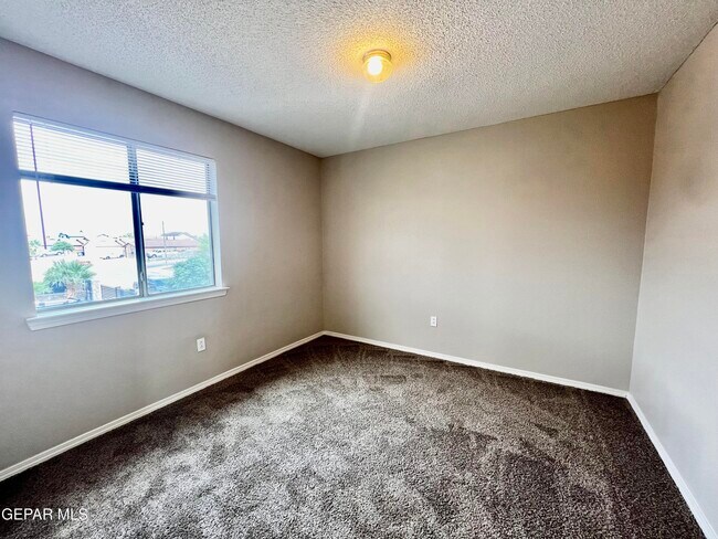 Building Photo - 14160 Lasso Rock Dr