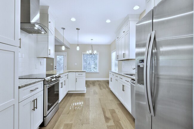 Kitchen - 300 Vendella Cir