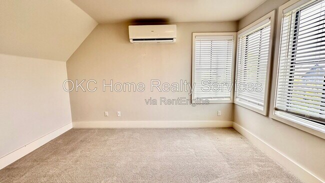Building Photo - 941 Pedalers Ln