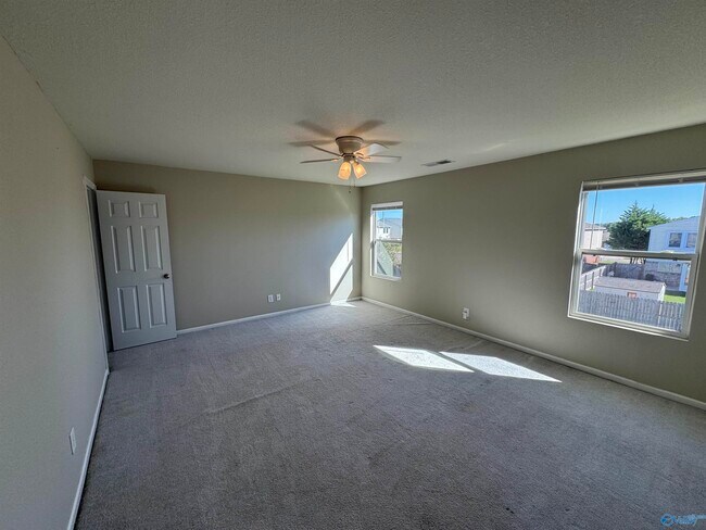 Building Photo - 3590 Avalon Lake Dr SW