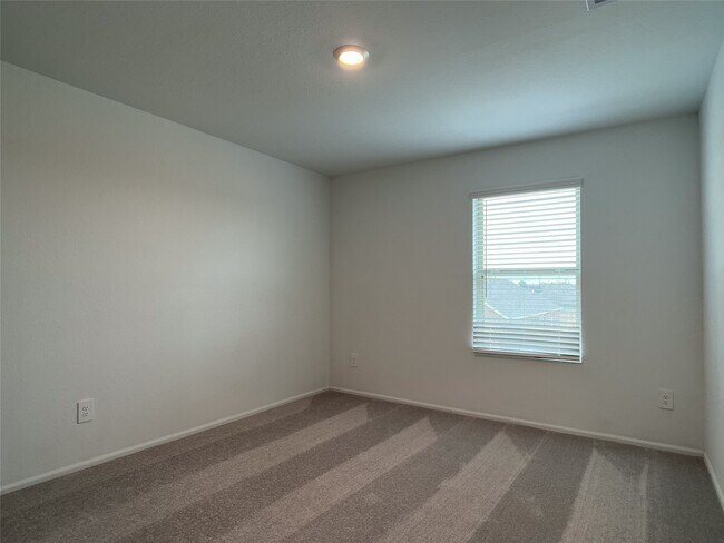 Building Photo - 24019 Steep Climb Dr