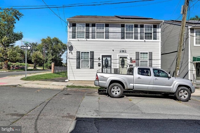 Building Photo - 156 Sweets Ave
