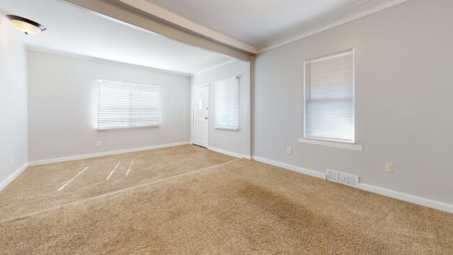 Building Photo - Charming 2-Bedroom Ranch for Lease in Warren