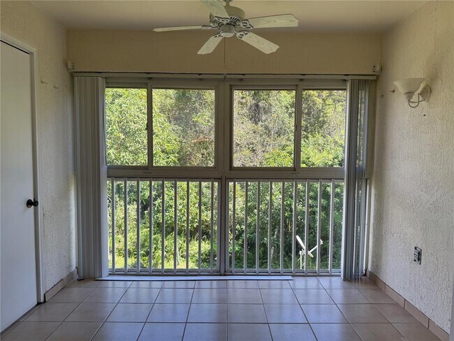 Building Photo - 13801 Timberland Dr