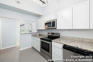 Building Photo - 109 Blue Bonnet St