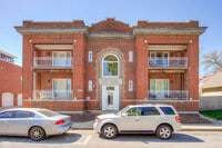 Building Photo - 655 E 24th St