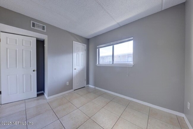 Building Photo - 400 1st St S