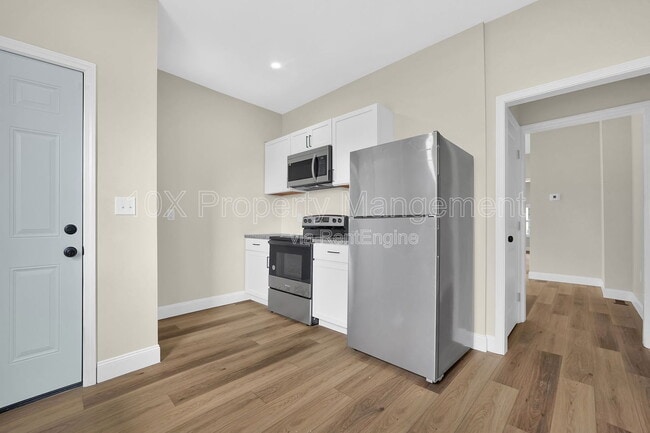 Building Photo - 555 Kimball Pl