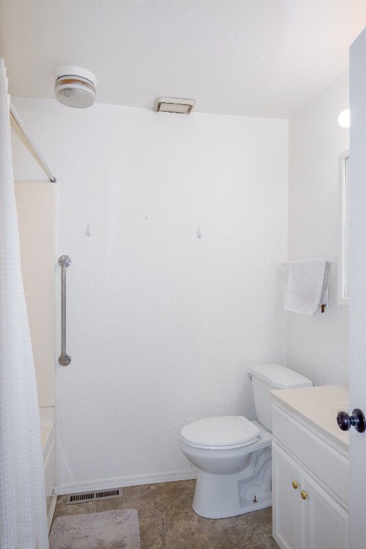 Building Photo - 1321 Dakota Ave