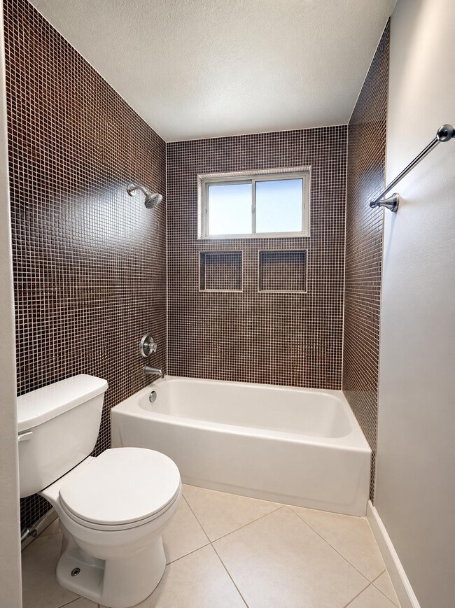 Building Photo - 18315 Brenwood Manor Dr