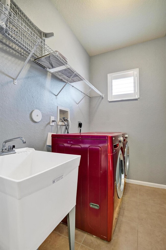 Building Photo - 6105 Grand Cypress Cir W