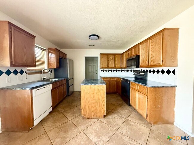 Building Photo - 4006 Frigate Dr