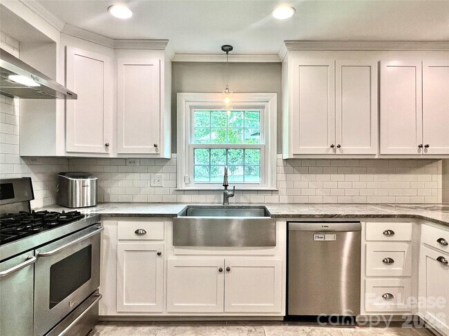 Building Photo - 6840 Newhall Rd