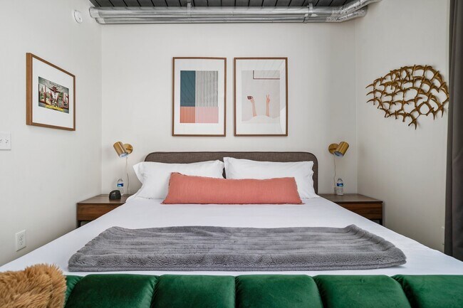 Building Photo - Midtown Studio for $1,120 – Walkable & Stylish