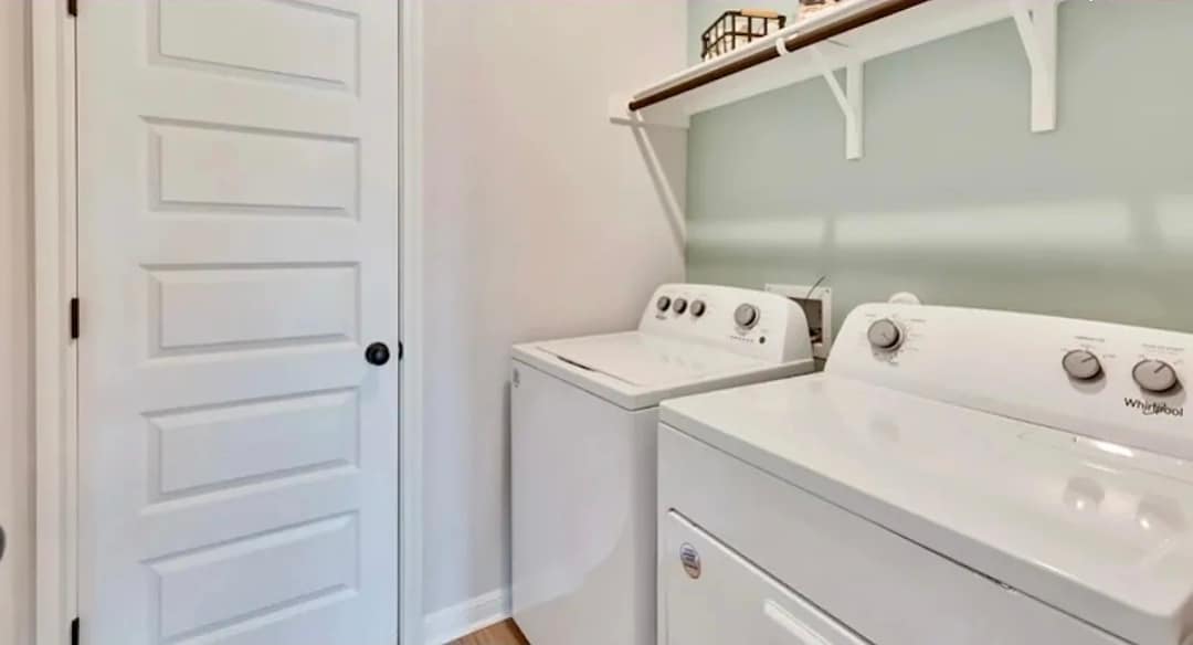 Building Photo - 221 Line of Fire Way