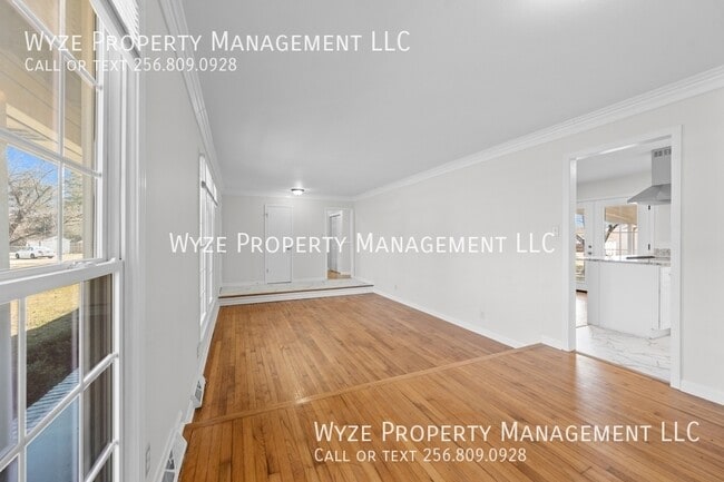 Building Photo - 2209 Rothmore Dr SW