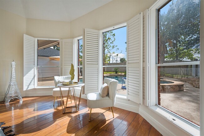 Building Photo - 14311 Islandwoods Dr