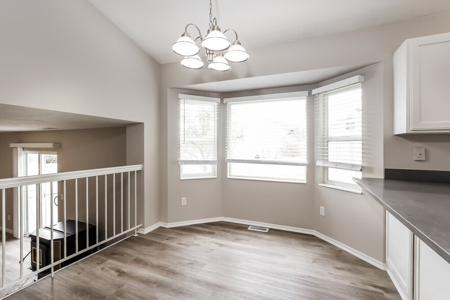 Building Photo - 772 Fox Run Dr