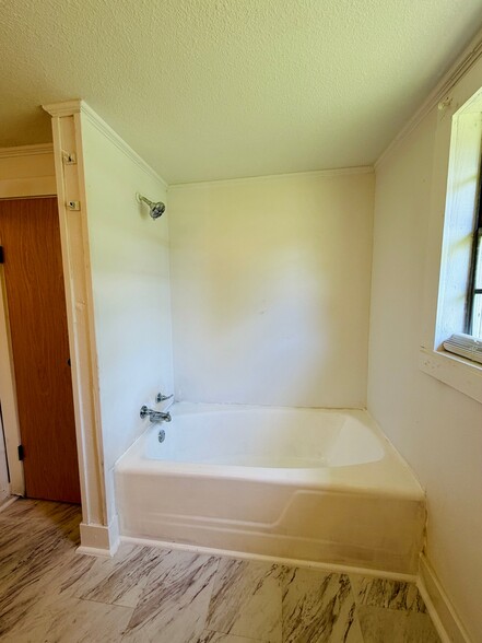 Building Photo - 3610 Davis St