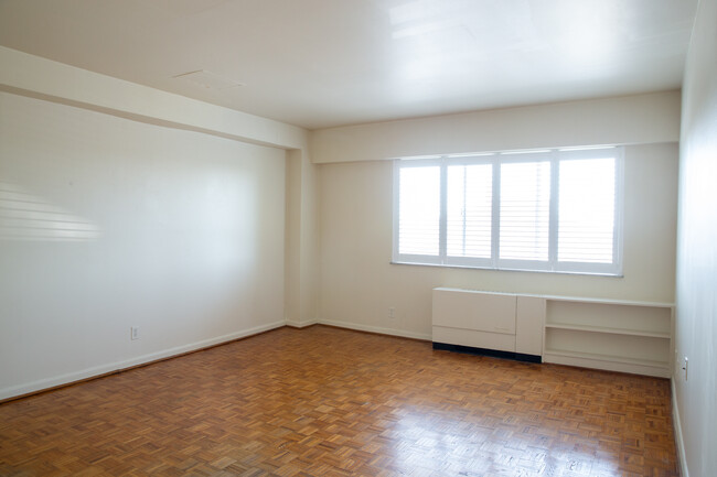 Unit #103 - Bedroom 1 - 1617 E Mcmillan St