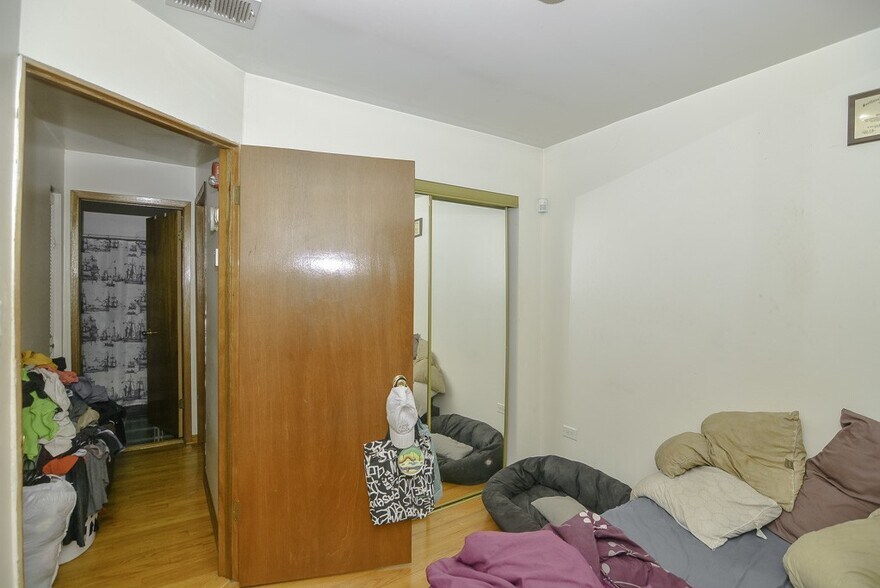 Building Photo - 1407 W Erie St
