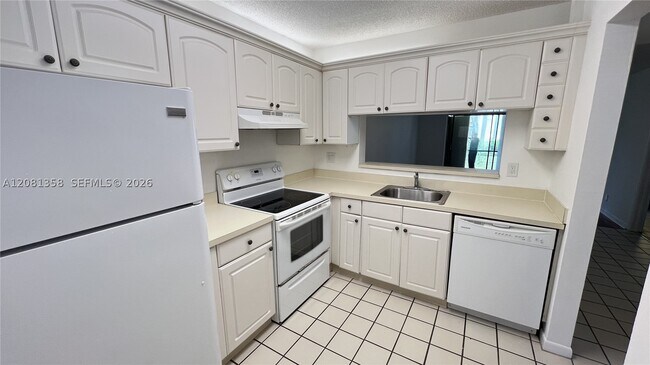 Building Photo - 1290 S Military Trail