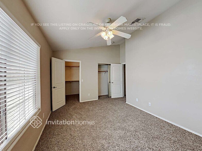 Building Photo - 7801 N 44th Dr