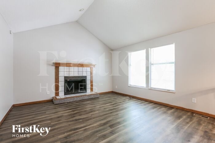 Building Photo - 211 Apple Blossom Ln